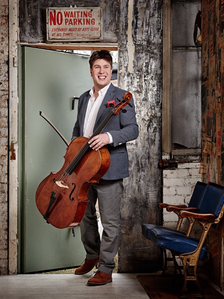 M° Thomas Carrol is available to give cello lessons