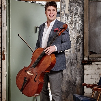 Il M° Thomas Carrol è disponibile a dare lezioni di violoncello